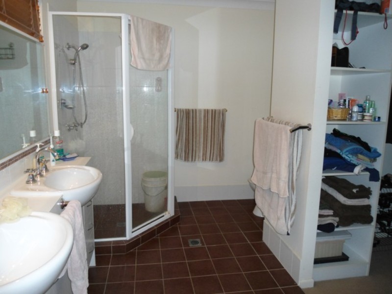 34 Thrush Avenue, Paradise Point QLD 4216
