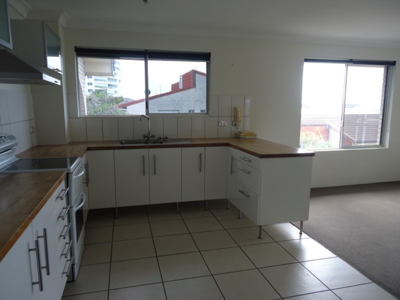 10/282 Marine Parade, Labrador QLD 4215