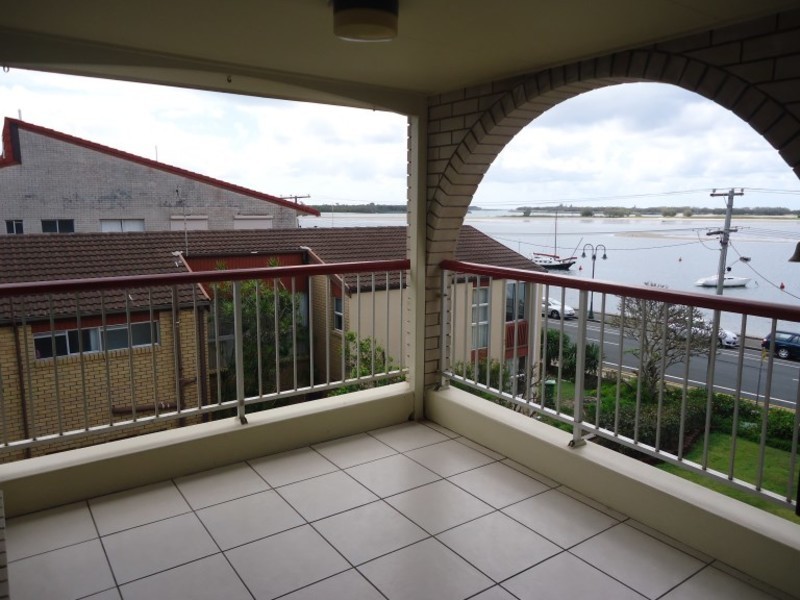 10/282 Marine Parade, Labrador QLD 4215