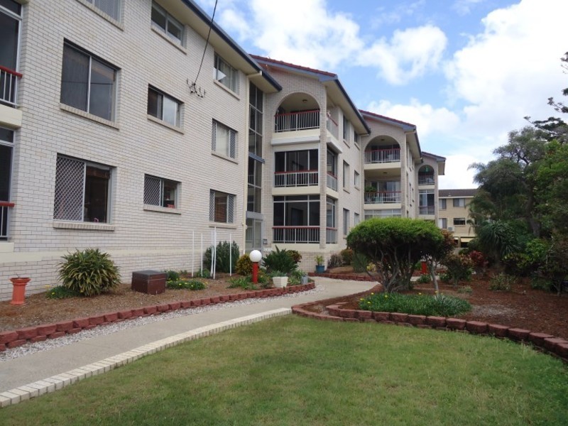 10/282 Marine Parade, Labrador QLD 4215