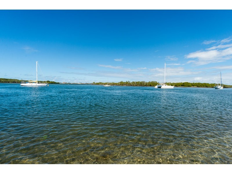 69 Coombe Avenue, Hope Island QLD 4212