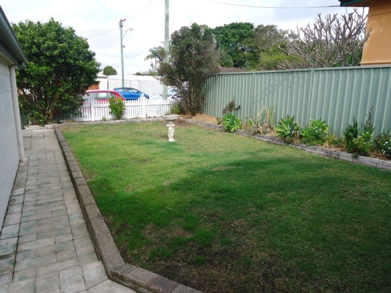 34 Ernest Street, Labrador QLD 4215
