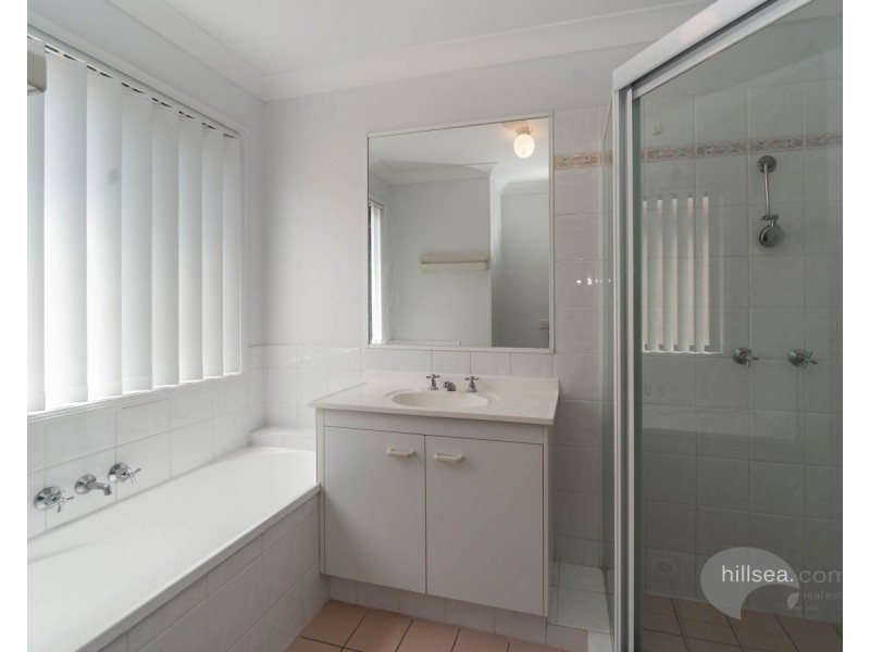 8 Oxbridge Chase, Arundel QLD 4214