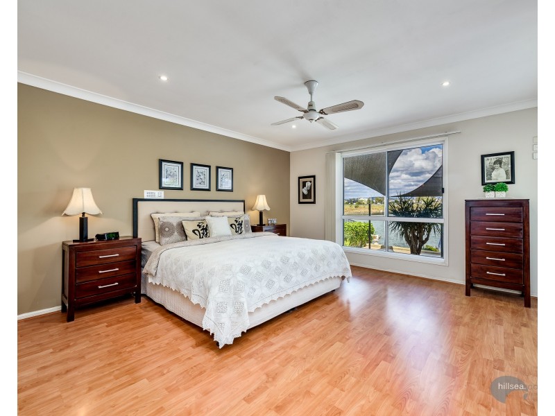 40 Anchorage Way, Biggera Waters QLD 4216