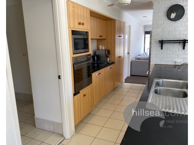 21 Burrinjuck Dve, Coombabah QLD 4216