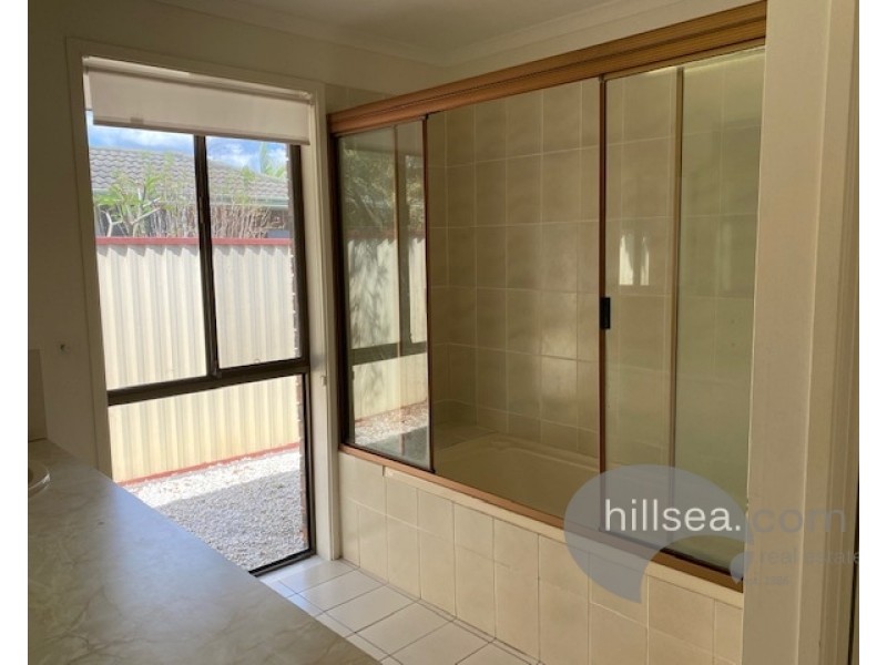 21 Burrinjuck Dve, Coombabah QLD 4216