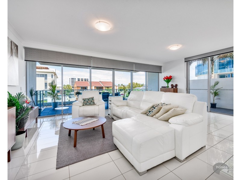 201/20 Labrador Street, Labrador QLD 4215