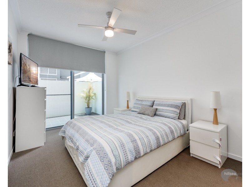 201/20 Labrador Street, Labrador QLD 4215