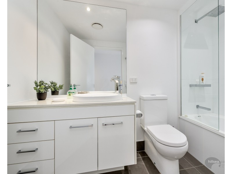 201/20 Labrador Street, Labrador QLD 4215