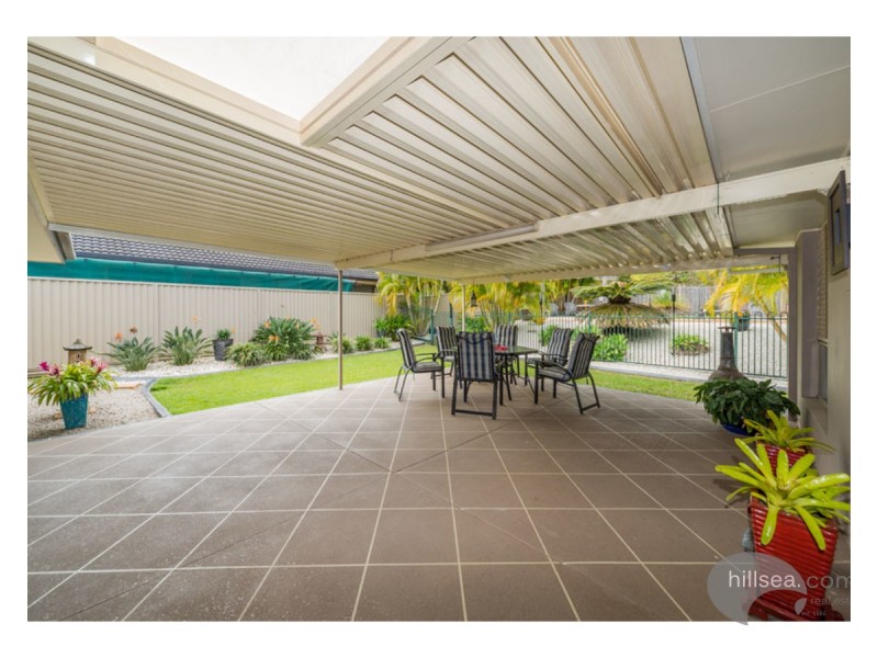 16 Desert Falls Crescent, Parkwood QLD 4214