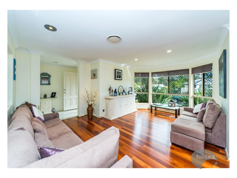 16 Desert Falls Crescent, Parkwood QLD 4214