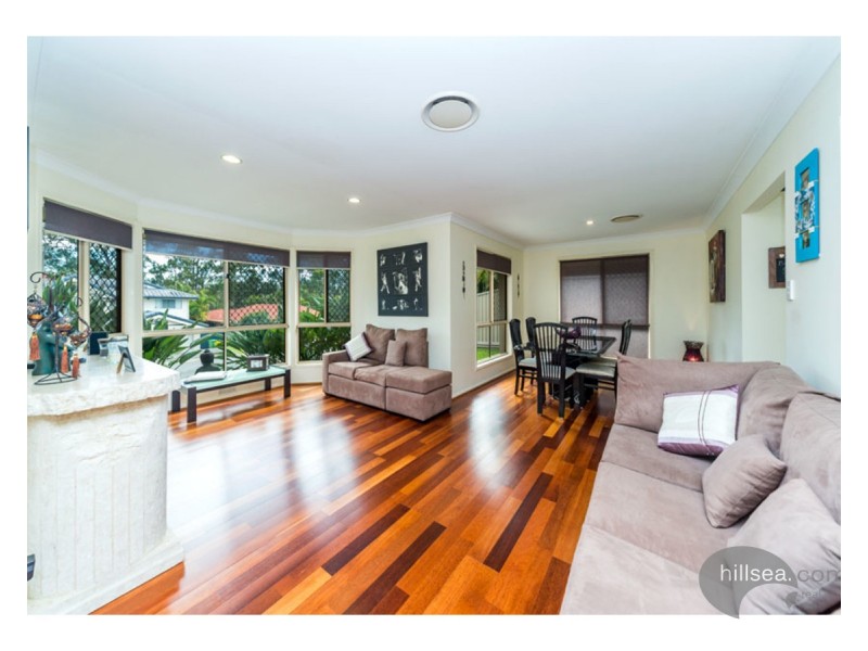 16 Desert Falls Crescent, Parkwood QLD 4214