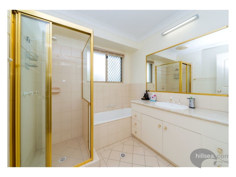 16 Desert Falls Crescent, Parkwood QLD 4214