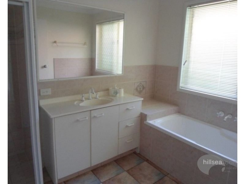 143 Henry Cotton Drive, Parkwood QLD 4214