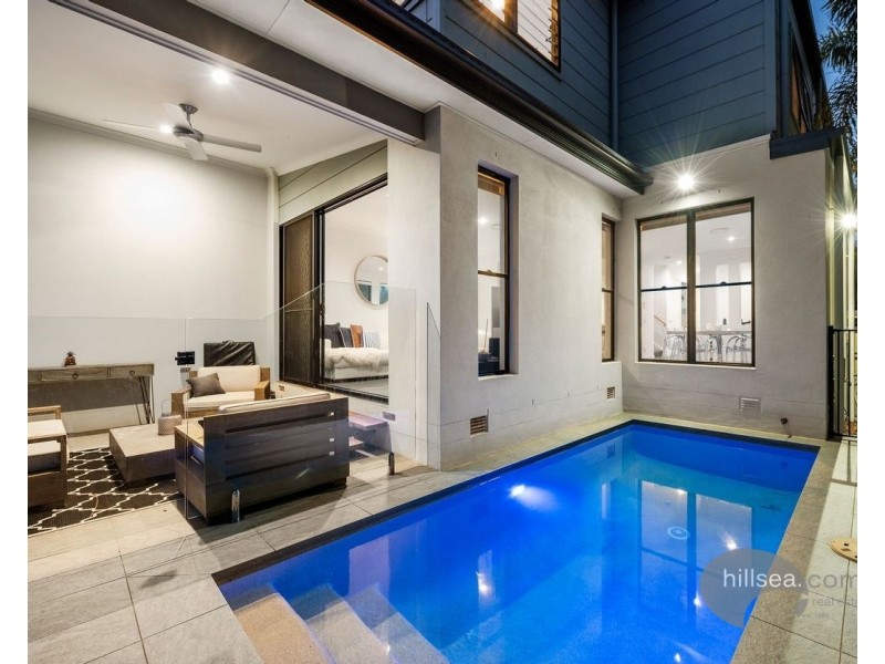 1/54 Milton Avenue, Paradise Point QLD 4216