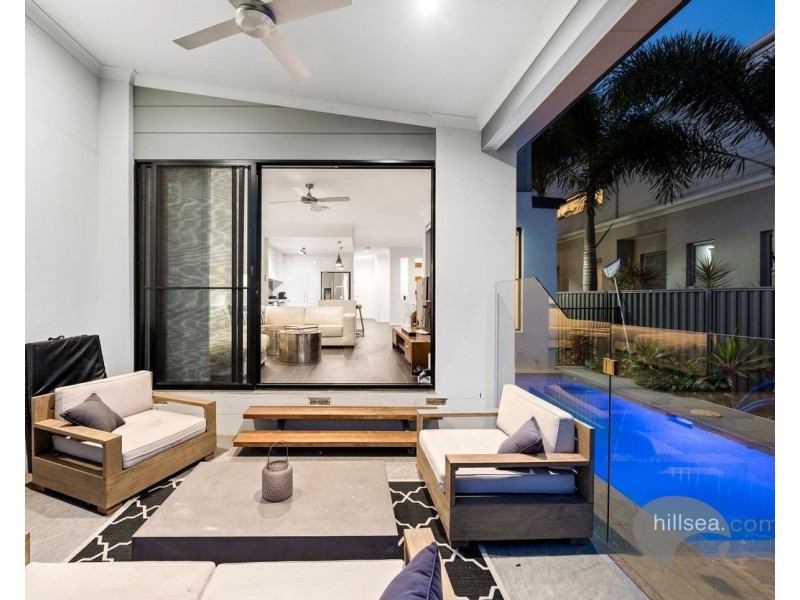 1/54 Milton Avenue, Paradise Point QLD 4216