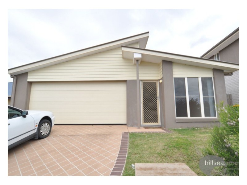 8 Silver Gull Street, Coomera QLD 4209