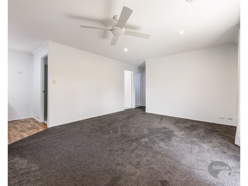 2/348 Government Road, Labrador QLD 4215
