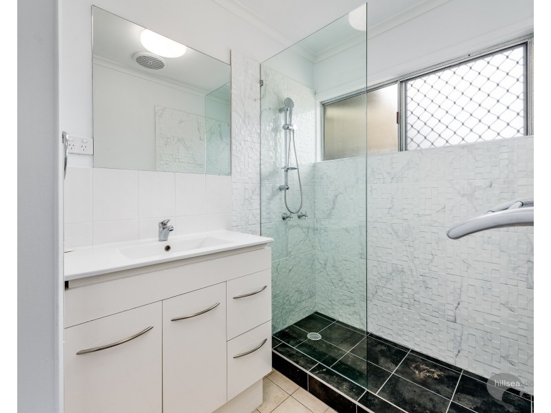 13 Milton Avenue, Paradise Point QLD 4216