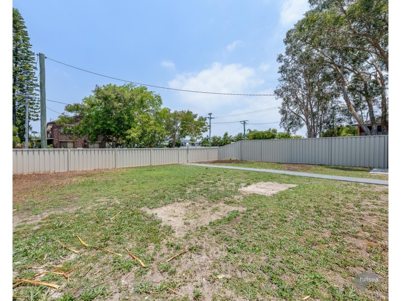 13 Milton Avenue, Paradise Point QLD 4216