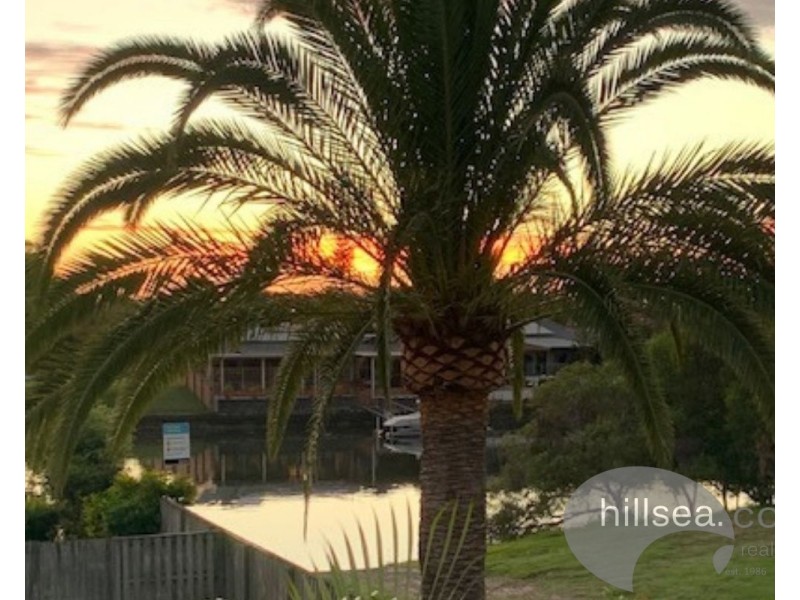 36/82-86 Limetree Parade, Runaway Bay QLD 4216