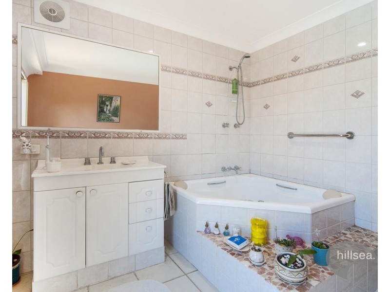 21 Plover Avenue, Paradise Point QLD 4216 Hillsea Paradise Point Sold