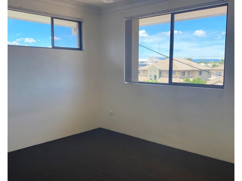 5/53 Bayview, Runaway Bay QLD 4216