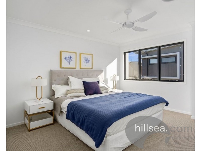 35 Sickle Avenue, Hope Island QLD 4212