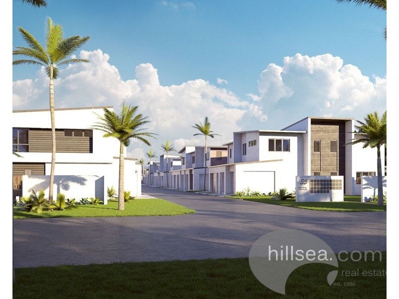 35 Sickle Avenue, Hope Island QLD 4212