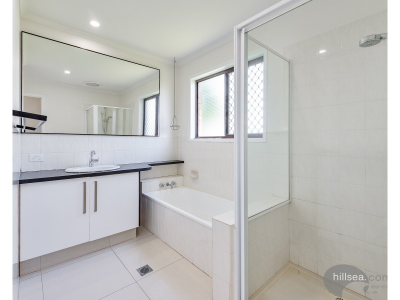 1/17 Hentdale Court, Labrador QLD 4215