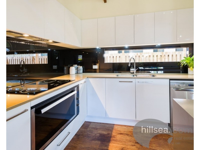 38 Sundown Drive, Paradise Point QLD 4216