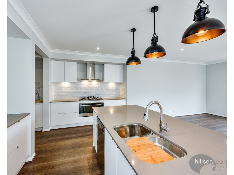 10 Wilson Street, Labrador QLD 4215