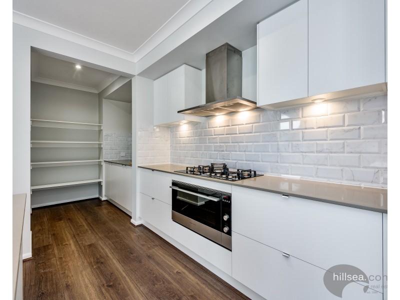 10 Wilson Street, Labrador QLD 4215