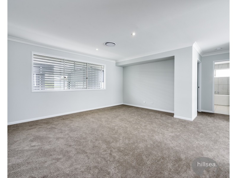 10 Wilson Street, Labrador QLD 4215