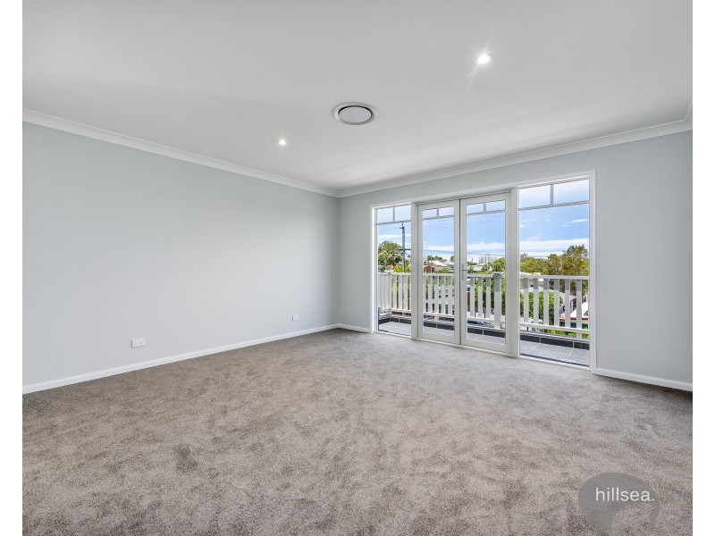 10 Wilson Street, Labrador QLD 4215