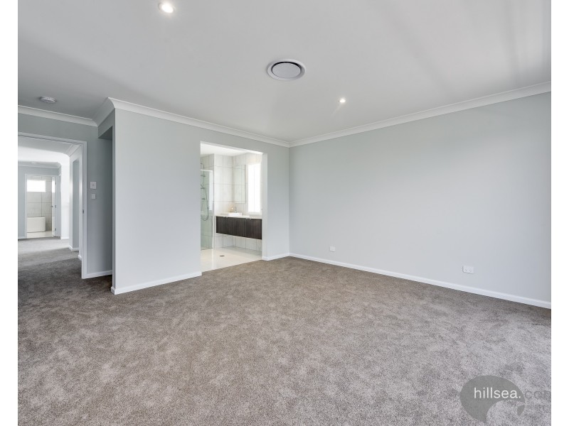 10 Wilson Street, Labrador QLD 4215