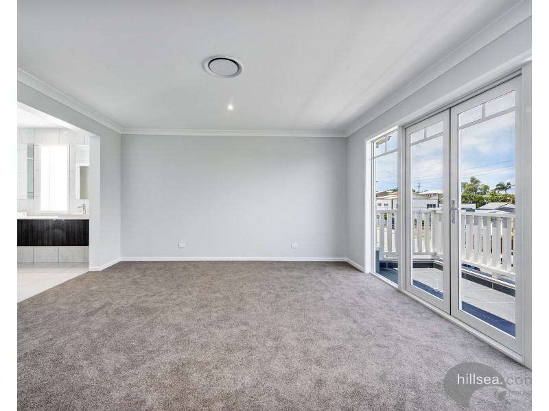 10 Wilson Street, Labrador QLD 4215