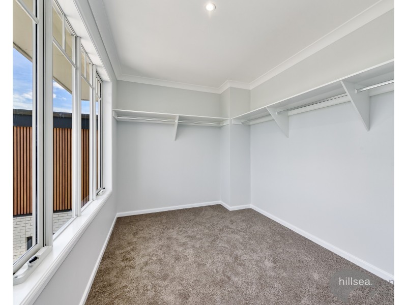 10 Wilson Street, Labrador QLD 4215