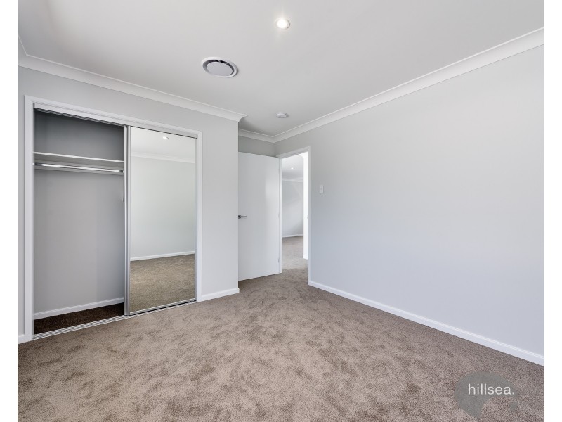 10 Wilson Street, Labrador QLD 4215