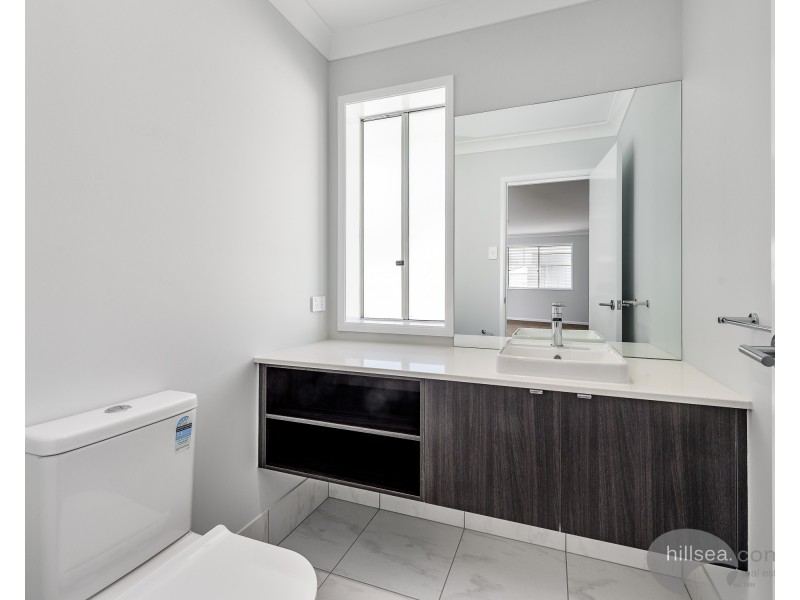 10 Wilson Street, Labrador QLD 4215