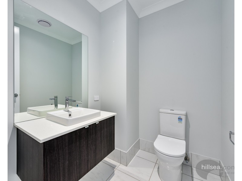 10 Wilson Street, Labrador QLD 4215