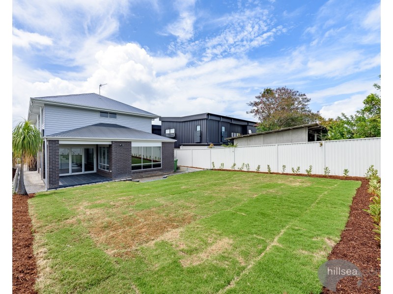 10 Wilson Street, Labrador QLD 4215