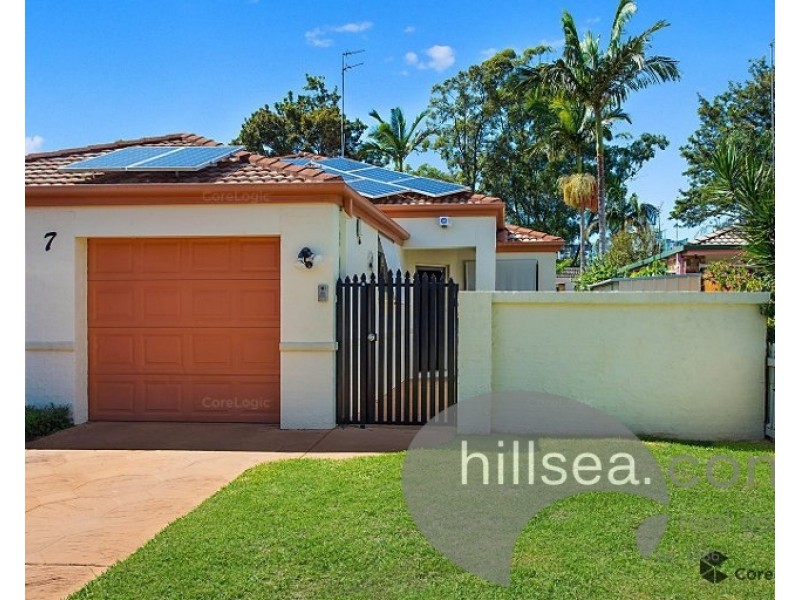 2/7 Coral Avenue, Labrador QLD 4215