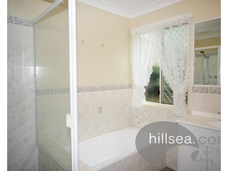 1/8 Jenaya Place, Labrador QLD 4215