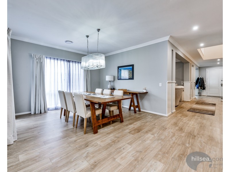 6 Lovat Street, Helensvale QLD 4212