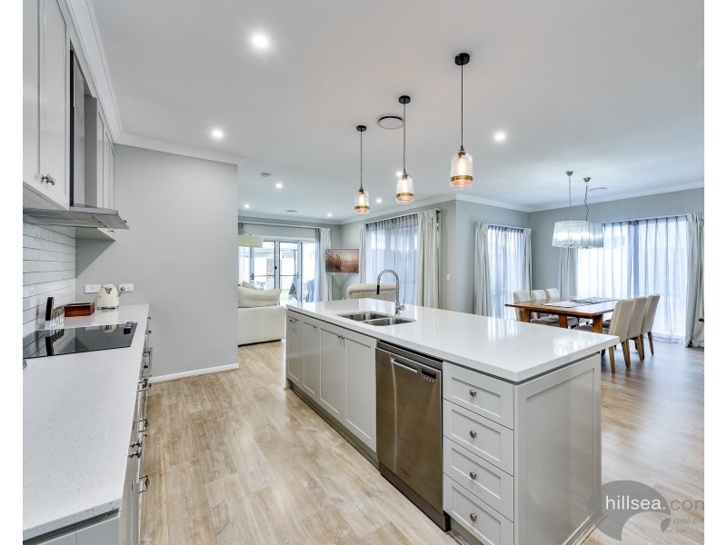 6 Lovat Street, Helensvale QLD 4212