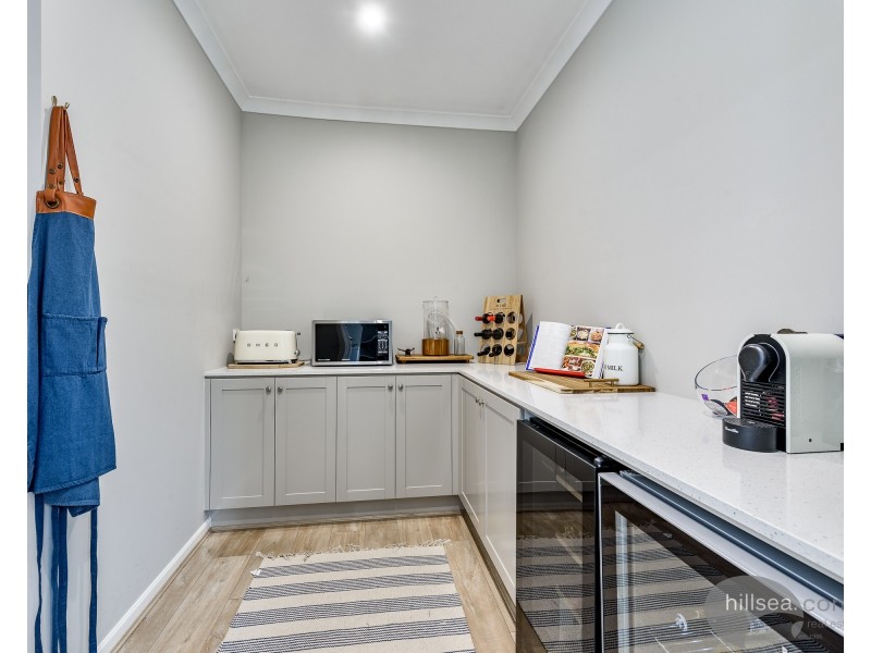 6 Lovat Street, Helensvale QLD 4212