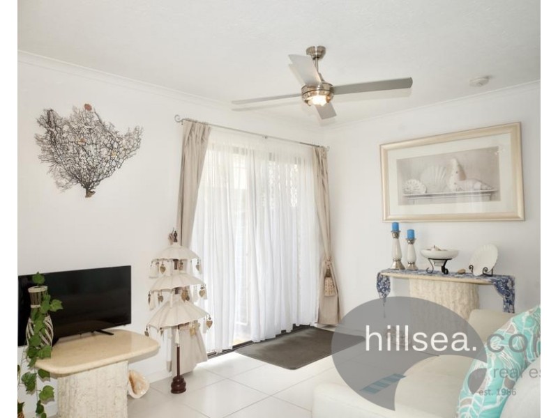 2/9 Proud Street, Labrador QLD 4215