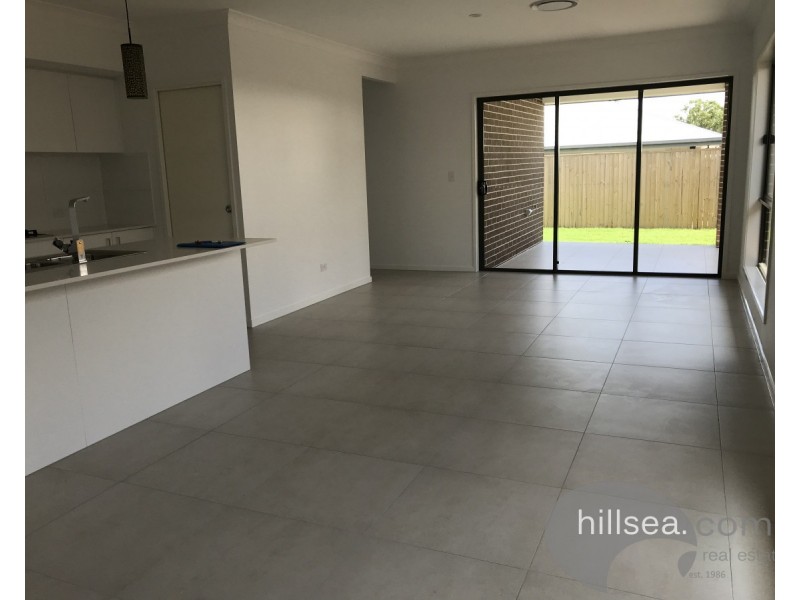 14 Greenview Circuit, Arundel QLD 4214
