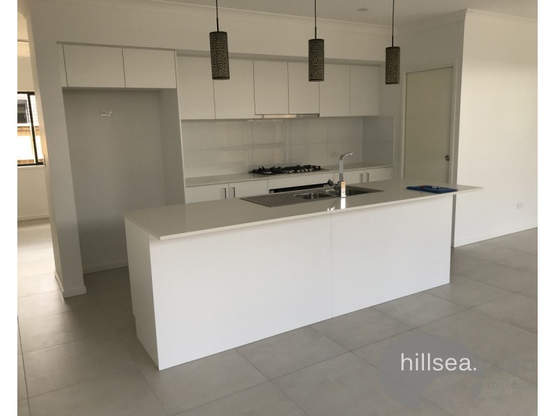14 Greenview Circuit, Arundel QLD 4214